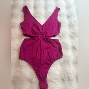 NWOT Wild Fable Fuchsia Ring Detail Bodysuit Size XS